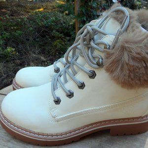 NEW Rock & Candy Saron White Boot w/Fur Cuff! 7